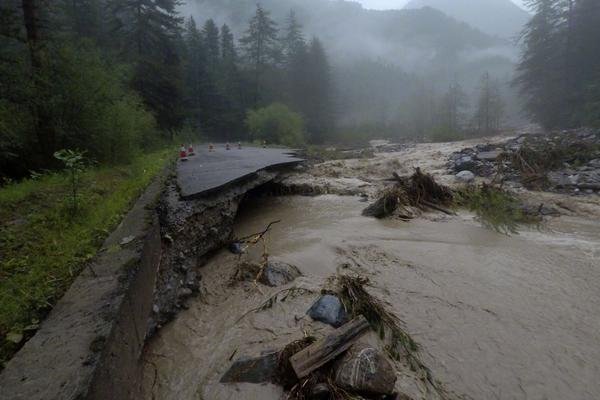 山西强降雨已致15人遇难3人失踪，灾情造成了多少经济损失？