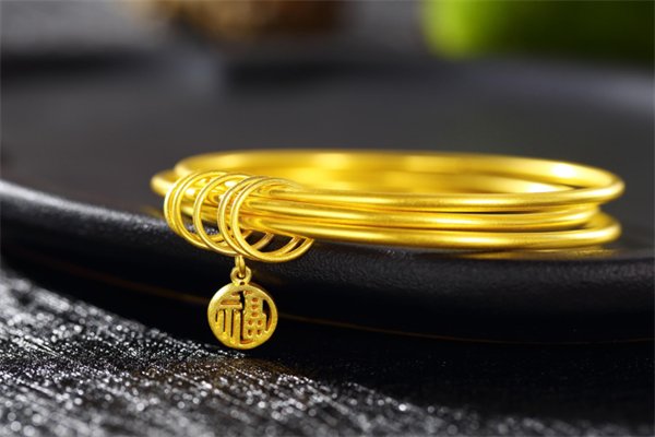 金饰的价格每克涨了20多元，在这样的情况下，我们能买金条还是金饰？
