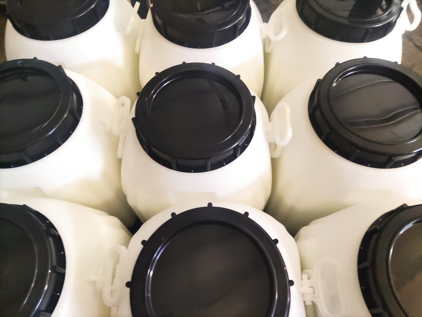 玻璃水消泡剂多少钱一吨？