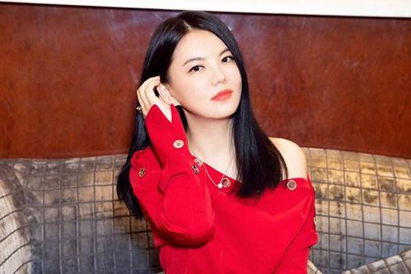 李湘李玲是姐妹，为何两个人的生活差距很大？