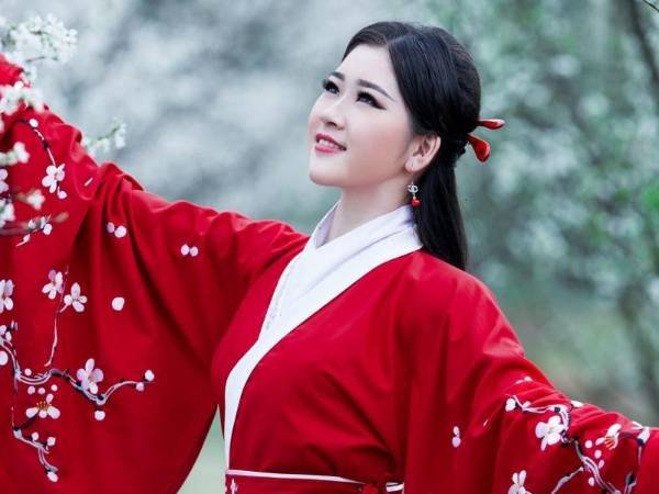 品牌汉服订单已排到了2020年，汉服为什么都很贵？