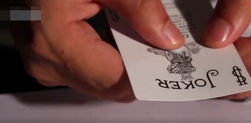 蜂鸟牌怎么变？(纸片飞旋魔术）