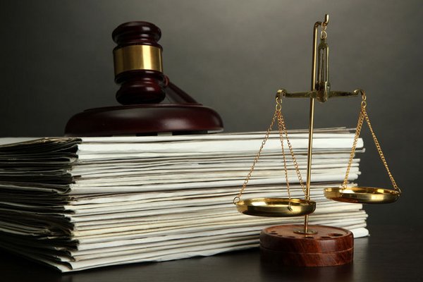 上海一女公安局长被逮捕,她将受到哪些惩罚?