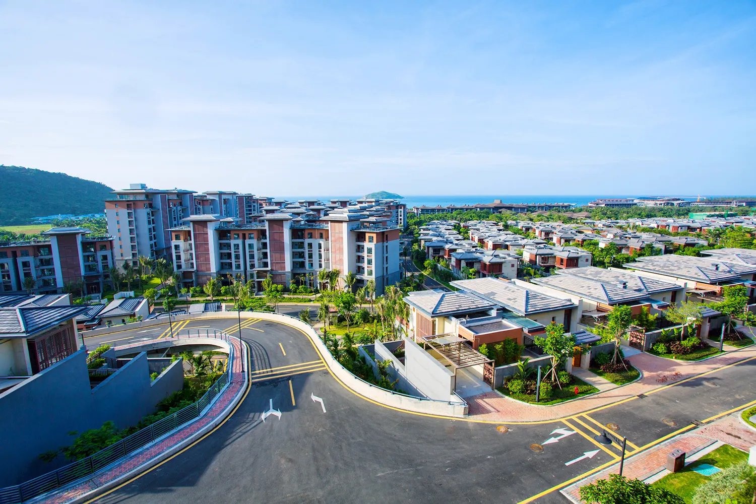 海南经济不再靠房地产，当地的经济发展主要靠的是什么？