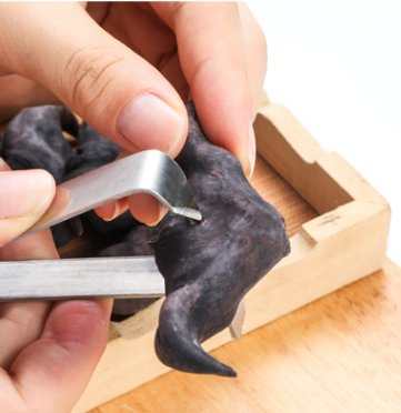 菱角剥壳神器怎么用