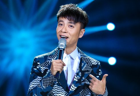我爱过谁.又忘了谁. 我曾经问过谁的嘴. 是什么歌？