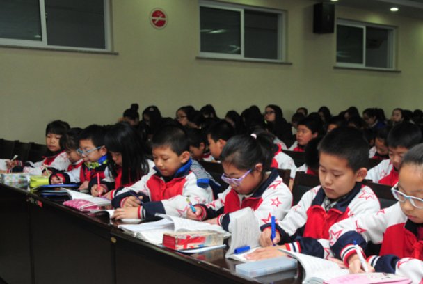 咫尺之间什么意思