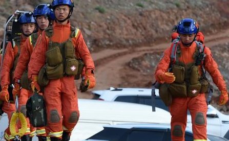 甘肃马拉松遇难者女儿通过视频认出父亲,遇难者的女儿发布了哪五点质疑?