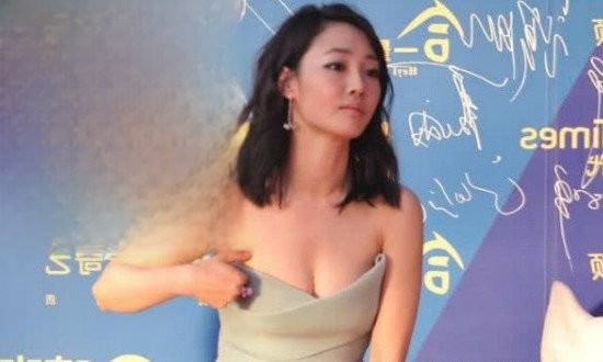白百合一指弹指事件男主角是谁 一指弹指的图片怎么回事