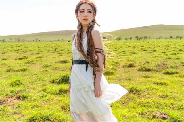 邓紫棋遭前经纪公司索赔1.2亿，曝出《我是歌手》心酸内幕，你怎么看？