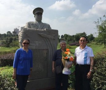 关雎洲简历是什么？