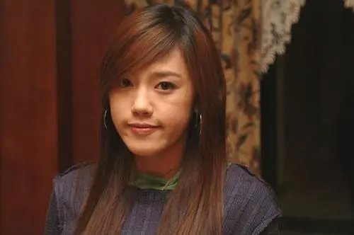 《樱花草》是哪个电视剧的主题曲？