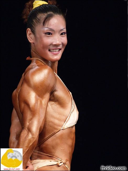 亚洲魅力肌肉女是谁