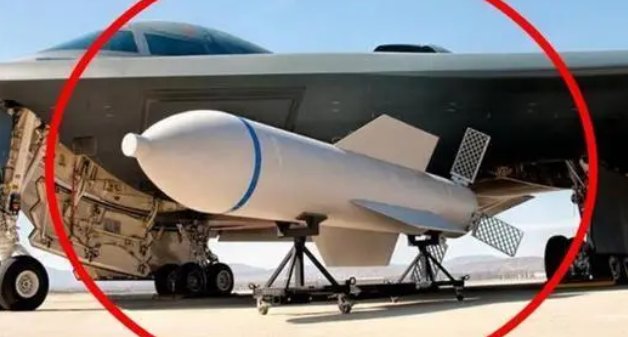 钻地弹是什么？