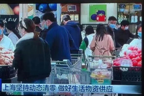 央视“新闻联播”上海超市画面被质疑“摆拍”,官方对此作何回应?
