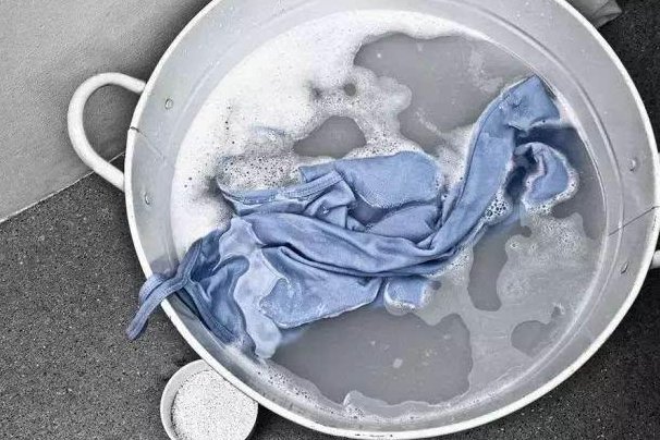 脏衣服泡多久洗最干净