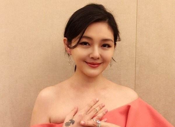 大S公布婚讯后网友戏称“不要删掉前任电话”,为何会有这种言论产生?