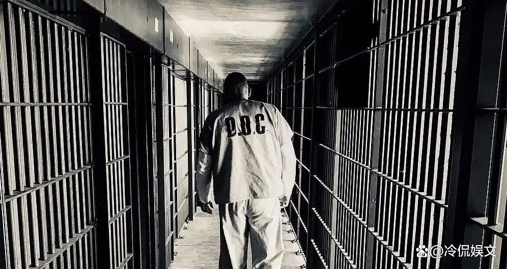 好邻居是福，坏邻居是祸，男子借故骗来房门奸污女邻居，应当如何判？