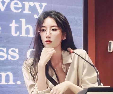 乘朗泥是哪个大学？