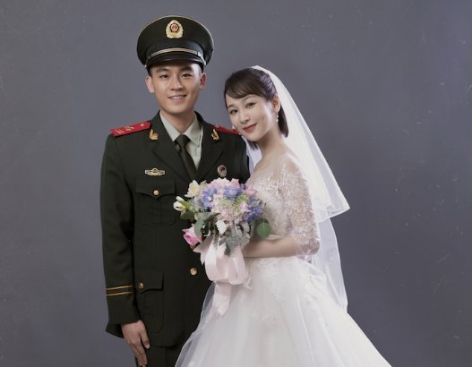 杨紫和男星的“结婚照”，多数都不情愿，唯独跟是他是发自内心，他是谁？