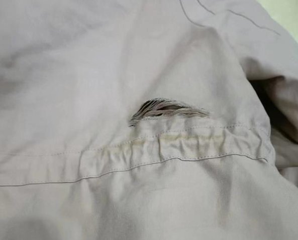 河南新乡:楼长小区里抡椅子殴打女业主,双方到底因何发生冲突?