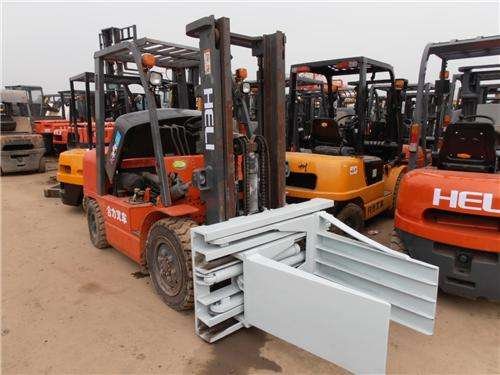 什么是抱夹叉车？