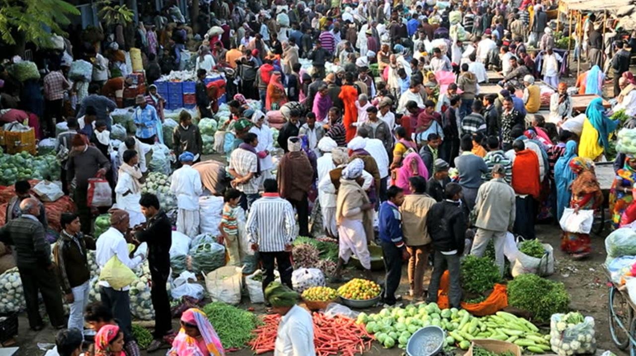 印度一市场挤满不戴口罩的购物者，这是否会加大疫情放空难度？
