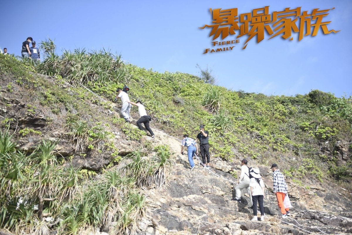 《暴躁家族》这部电影主要讲了什么?