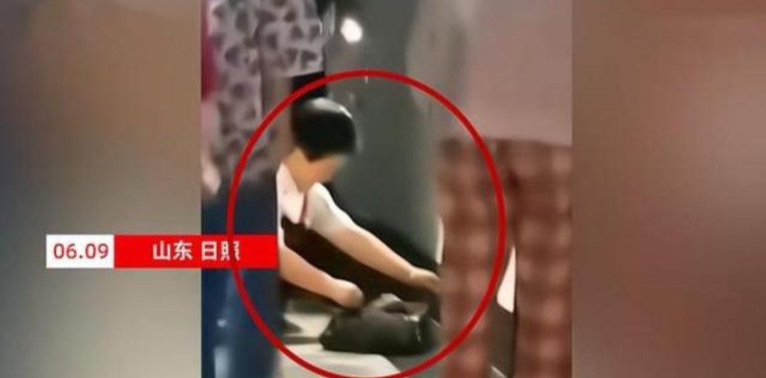 山东一女生宿舍产子装塑料袋，涉事高校对此有何回应？