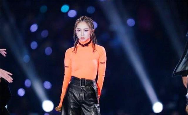 邓紫棋遭前经纪公司索赔1.2亿，曝出《我是歌手》心酸内幕，你怎么看？