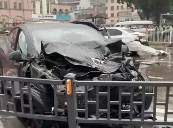 台州一特斯拉连撞2车致2死,屡屡发生事故的特斯拉,还会有消费者购买吗?