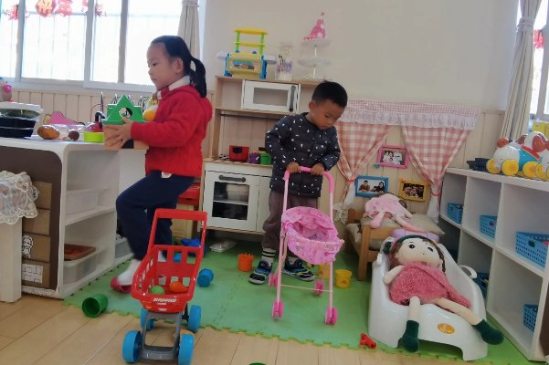 幼儿园成长手册家庭生活趣事怎么写