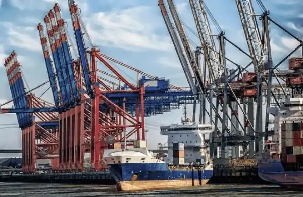 推动中资入股汉堡港,朔尔茨为何急盼中资入股?