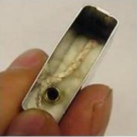 zippo打火机怎么换棉芯？