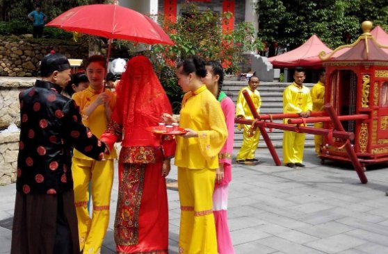 古代出嫁必看的画