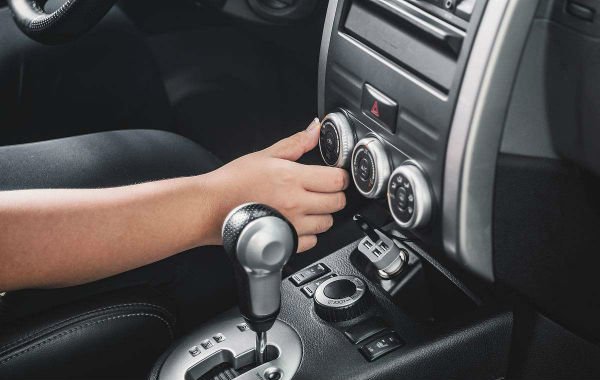 汽车空调的工作原理流程图