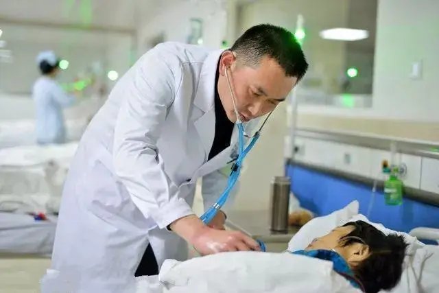 上海通报3例死亡病例详情,这3例病情有哪些共同特点?