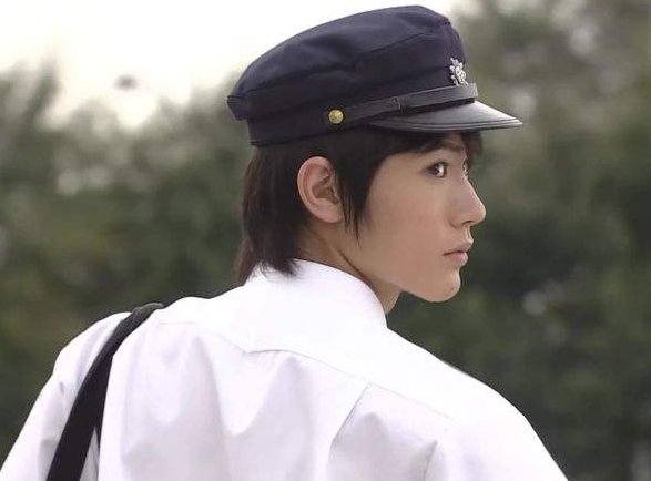 三浦春马与母亲决裂的原因是什么？