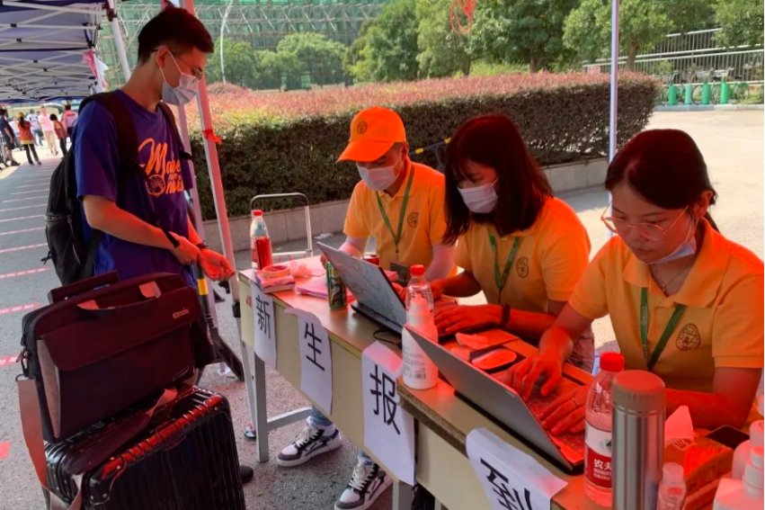 大学一年级要学习哪些课程？