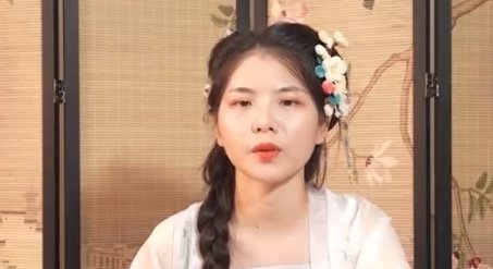 上海一95后女生设计火柴盒汉服，这样的汉服采用了什么样的材质？