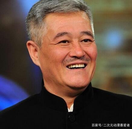 赵本山带陈宝国看房，63岁走路蹒跚太显老！他们俩关系究竟如何？