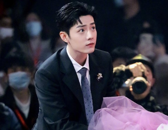 杨紫和男星的“结婚照”，多数都不情愿，唯独跟是他是发自内心，他是谁？