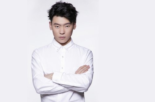 多想在平庸的生活拥抱你歌词