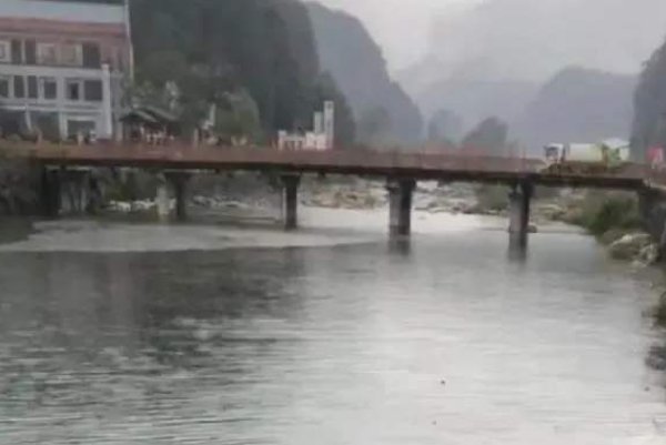 武汉女副区长倪红发生事故身亡，造成事故的原因是什么？