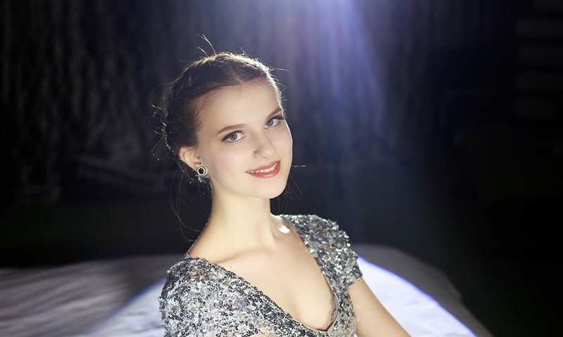 娜塔莎这个名字在俄语里的意思？用俄语怎么写？