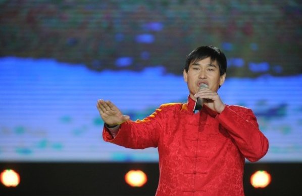 大衣哥是“网络红人”，该如何看待大衣哥的文化现象？