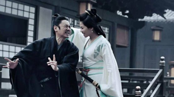 老婆是上司感觉很别扭要怎么调整心态？