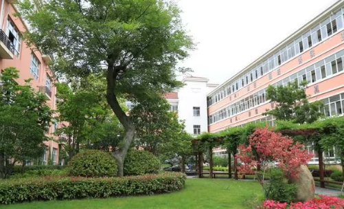 盘锦市第二高级中学招生办电话