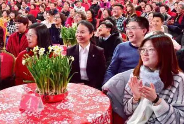 央视2023年春节晚会团队正式建组,春晚还是你过年的“必备”?