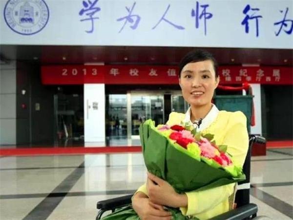 为救学生失去双腿，主动与丈夫提出离婚的教师张丽莉，后来如何？